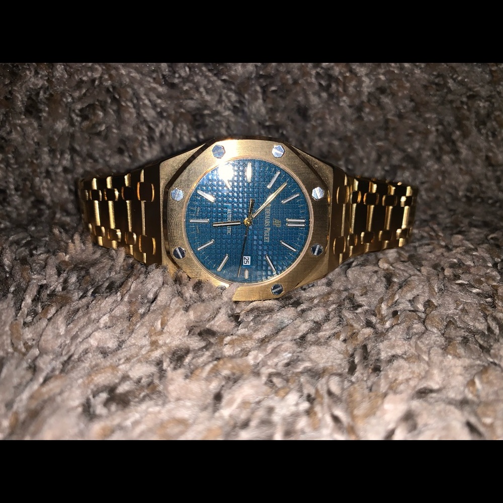 Gold watch - Picture 3 of 4